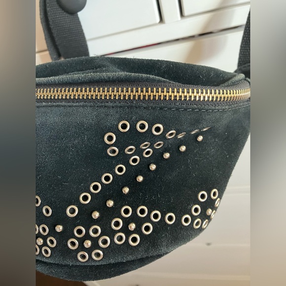 Urban Outfitter Cow Hide Fanny Pack - Picture 5 of 8